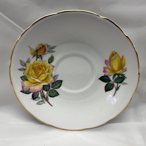 Royal Albert Orphaned teacup England American Beauty - Picture 1 of 2